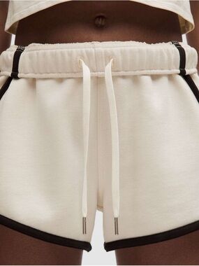 NWT Lululemon oversized scuba shorts trim XS sweat lounge short